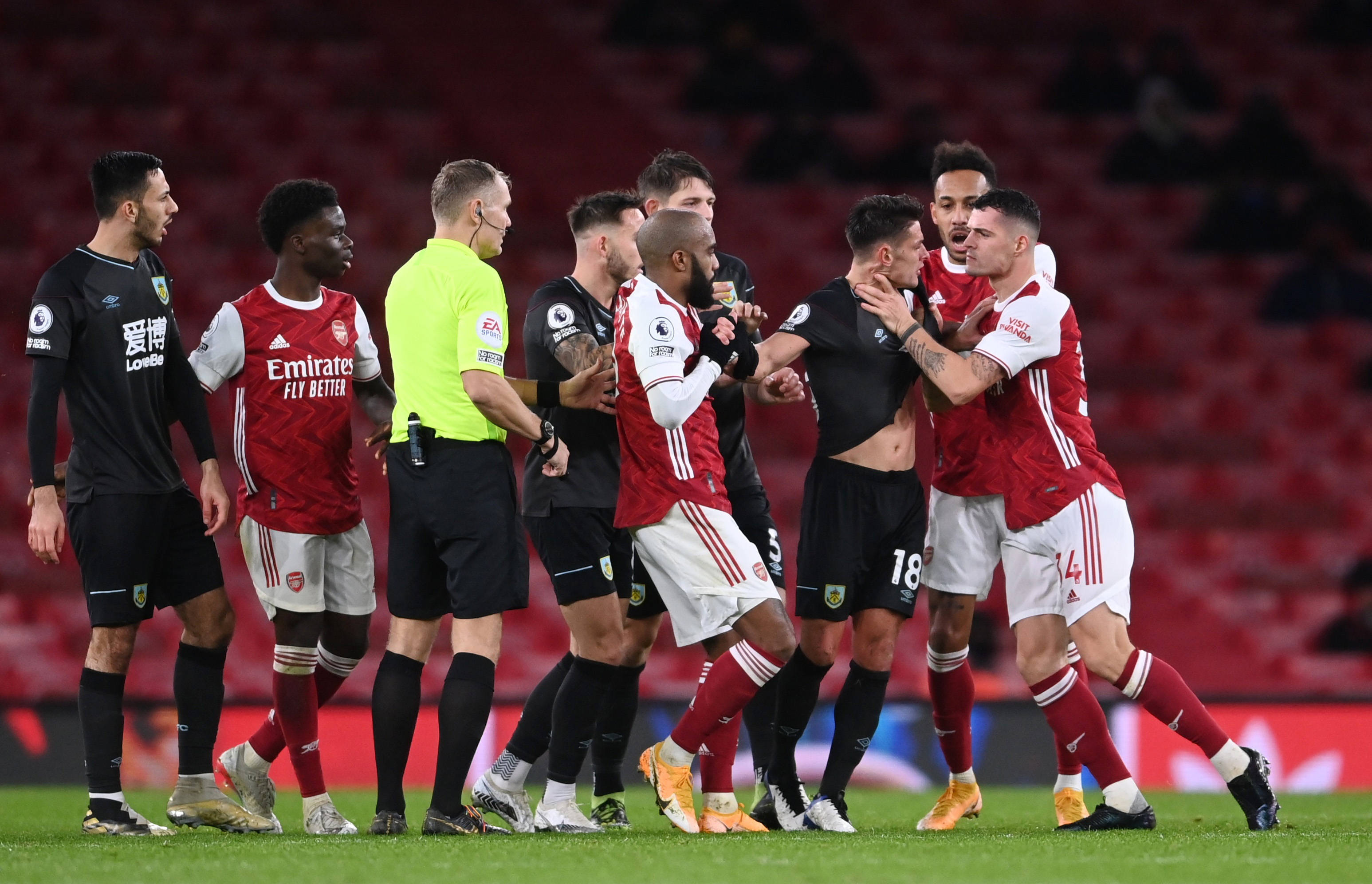 从而在比赛 从而在比赛